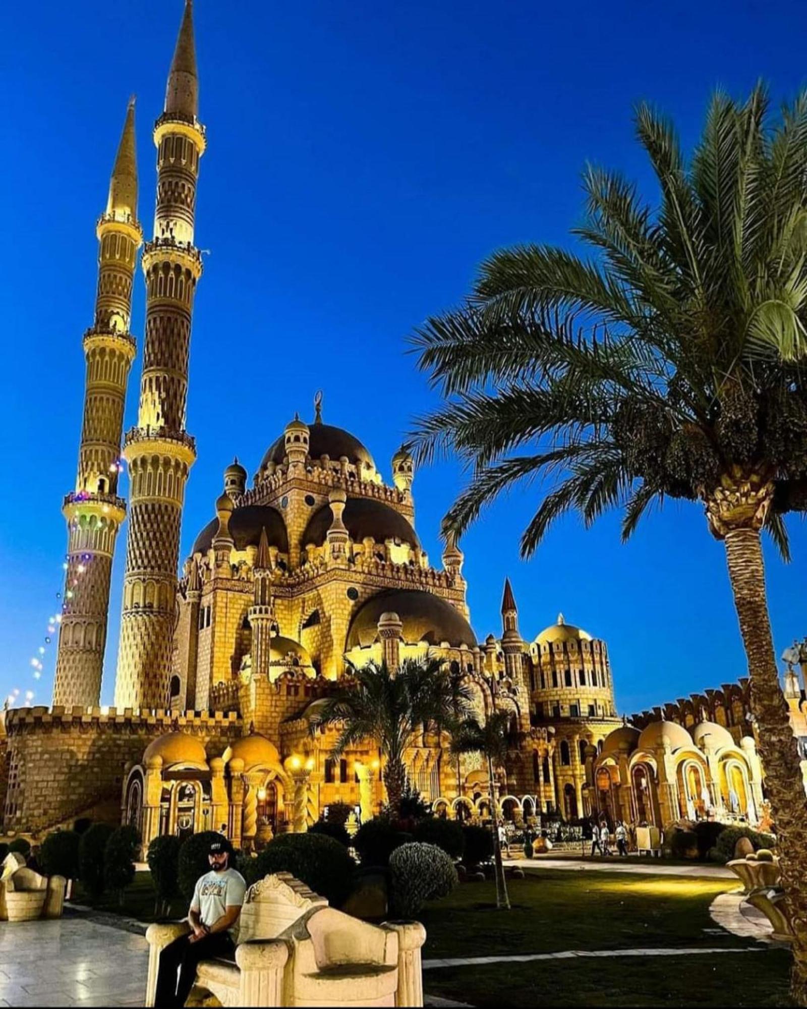 Paris Hotel 2*